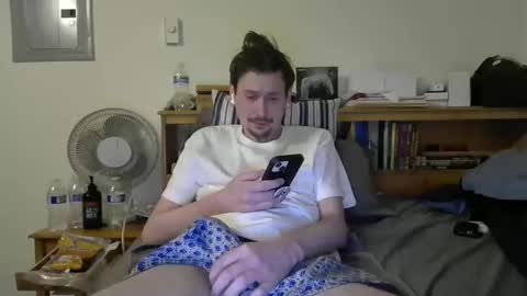 Snapshot of twinkymcgee1234 chatting on March 2026 06:25:01 AM TwinkyMcgee online show from March 2026 06:25:01 AM