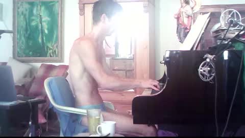 TobeBritta online show from December 2025 04:23:01 PM