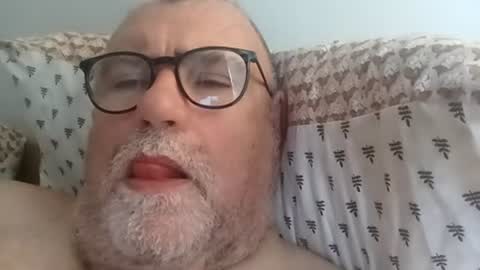 Snapshot of twohats2810 chatting on July 2026 07:03:01 AM twohats2810 online show from July 2026 07:03:01 AM