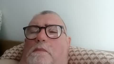 Snapshot of twohats2810 chatting on July 2026 01:32:01 PM twohats2810 online show from July 2026 01:32:01 PM
