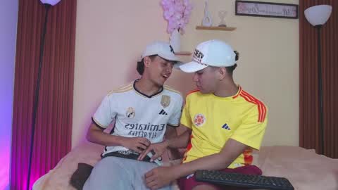 twohottrouble  online show from April 2026 09:59:02 PM