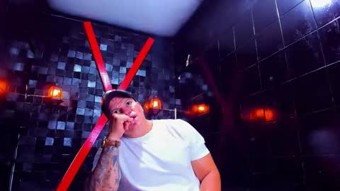 Snapshot of tyleer_scot chatting on April 2026 07:33:02 PM Tyleer Scot online show from April 2026 07:33:02 PM