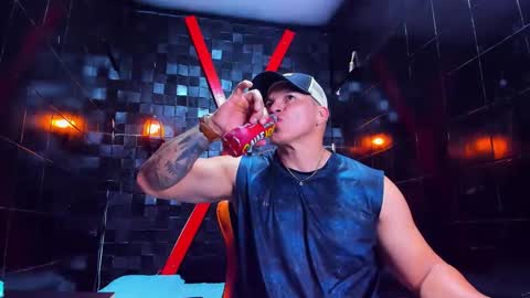 Snapshot of tyleer_scot chatting on April 2026 07:29:01 PM Tyleer Scot online show from April 2026 07:29:01 PM