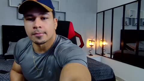 tyler_hank1 online show from December 2024 10:05:02 AM