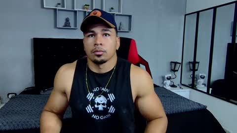 tyler_hank1 online show from December 2024 11:29:01 AM