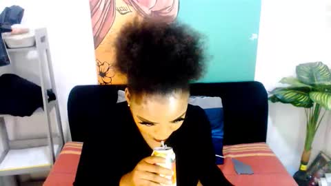 Snapshot of tyrabangz chatting on April 2026 06:47:01 PM Tyra online show from April 2026 06:47:01 PM