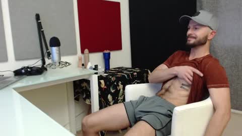 Snapshot of tyronemattias chatting on February 2025 10:53:02 PM Tyrone Mattias online show from February 2025 10:53:02 PM