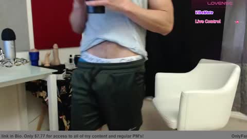 Snapshot of tyronemattias chatting on March 2025 10:05:02 PM Tyrone Mattias online show from March 2025 10:05:02 PM