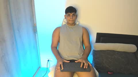 tyson_smithx online show from November 2025 09:30:02 PM