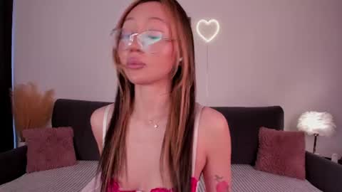 Snapshot of ukki_ chatting on July 2026 07:24:01 AM Naomi online show from July 2026 07:24:01 AM