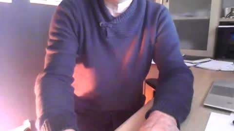 Snapshot of ukshowall chatting on January 2025 03:47:02 PM mark online show from January 2025 03:47:02 PM