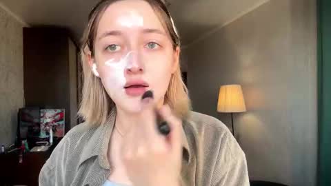 Emily online show from November 2025 10:04:01 AM