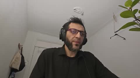 Snapshot of ultratoaster chatting on December 2025 11:56:01 PM ultratoaster online show from December 2025 11:56:01 PM