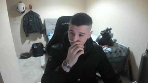 Snapshot of ulxer chatting on April 2026 09:17:01 PM hi im mike tyson - online show from April 2026 09:17:01 PM