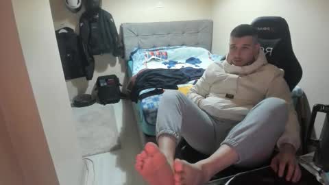 Snapshot of ulxer chatting on April 2026 08:17:02 PM hi im mike tyson - online show from April 2026 08:17:02 PM