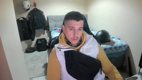 Snapshot of ulxer chatting on April 2026 11:13:02 PM hi im mike tyson - online show from April 2026 11:13:02 PM
