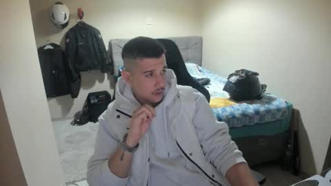 Snapshot of ulxer chatting on April 2026 06:36:02 PM hi im mike tyson - online show from April 2026 06:36:02 PM