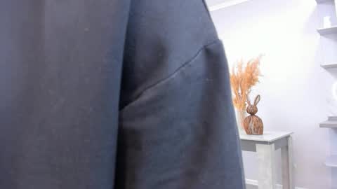 Snapshot of umbravelour chatting on November 2025 03:15:02 PM Kira online show from November 2025 03:15:02 PM