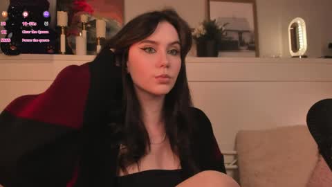 Una  online show from May 2026 10:11:02 AM