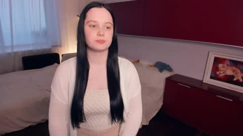 Lyna online show from March 2026 01:40:02 PM