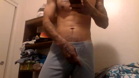 Snapshot of uncut_papi1989 chatting on January 2025 04:41:02 AM tele kuzhbuzh online show from January 2025 04:41:02 AM