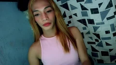 Snapshot of uncut_queen chatting on April 2026 04:37:02 PM LOVELY JANE online show from April 2026 04:37:02 PM