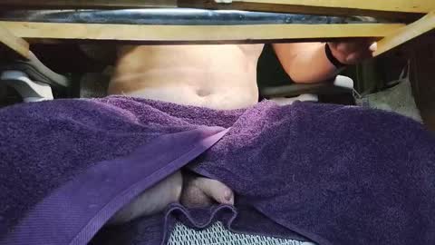 Under the desk online show from November 2025 09:48:02 PM