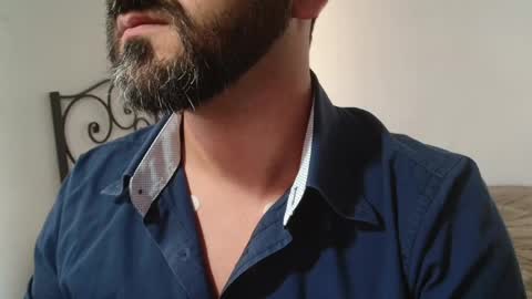 Snapshot of under_thedesk chatting on May 2026 03:31:02 PM Giov online show from May 2026 03:31:02 PM