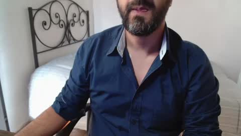 Snapshot of under_thedesk chatting on May 2026 09:17:02 AM Giov online show from May 2026 09:17:02 AM