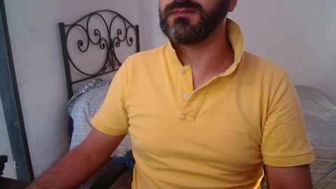 Snapshot of under_thedesk chatting on May 2026 08:51:02 AM Giov online show from May 2026 08:51:02 AM