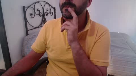 Snapshot of under_thedesk chatting on May 2026 04:47:01 PM Giov online show from May 2026 04:47:01 PM