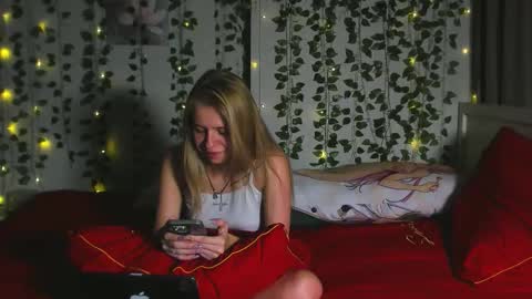 Im online every day 1700 GMT-4 online show from October 2025 09:59:02 PM