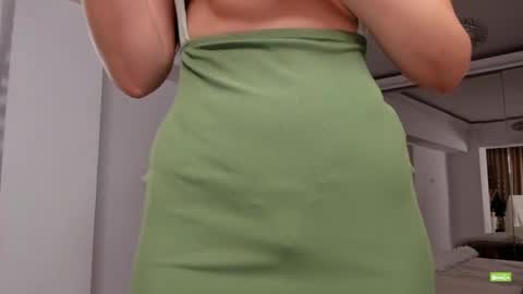 Silvia online show from April 2026 04:15:01 PM