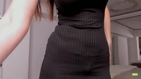 Silvia online show from April 2026 03:56:01 PM