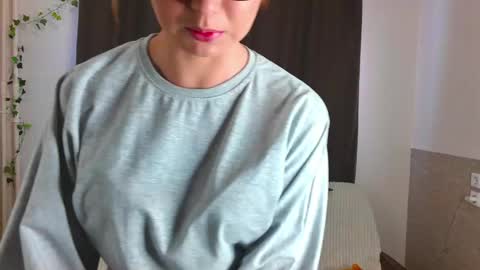 unforgettablehelen online show from April 2026 10:00:01 AM