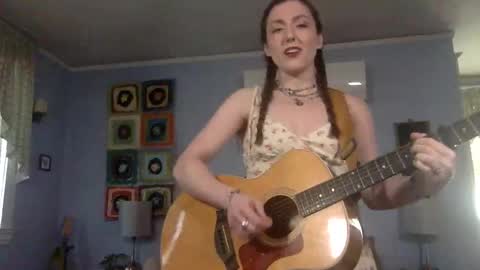 Lola Moonstone online show from March 2026 05:19:01 PM