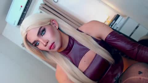 Miss Andrea online show from April 2026 07:58:02 PM