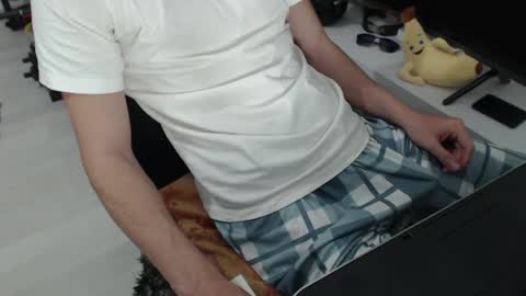 uniqueboy22 online show from April 2026 05:48:02 PM