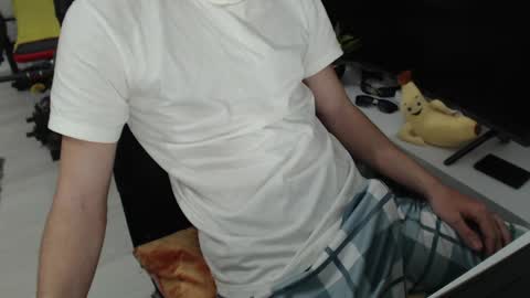 uniqueboy22 online show from April 2026 05:17:02 PM