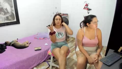 Kary and jhoa online show from March 2026 11:43:02 PM