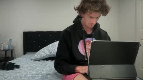 Stepbro online show from November 2025 10:53:02 PM