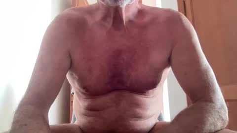 Snapshot of upton64 chatting on October 2025 10:19:02 AM Oak Cock online show from October 2025 10:19:02 AM