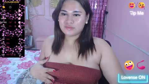 Snapshot of ur_baby_rebbecca chatting on February 2025 10:55:02 PM SINGLE online show from February 2025 10:55:02 PM