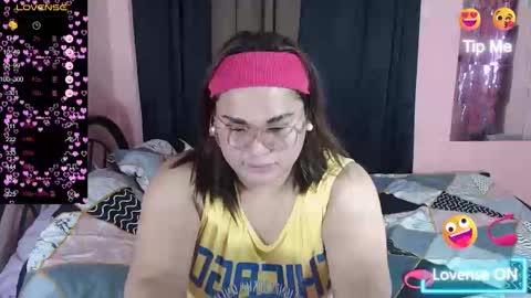 Snapshot of ur_baby_rebbecca chatting on March 2025 11:35:02 PM SINGLE online show from March 2025 11:35:02 PM