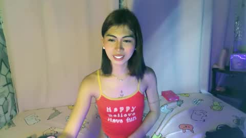 Snapshot of ur_extra_petite chatting on April 2026 06:36:01 AM online show from April 2026 06:36:01 AM