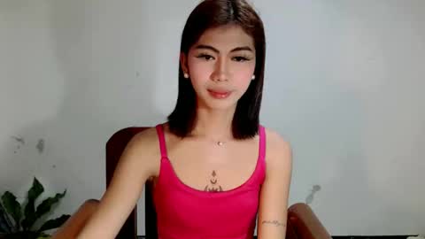 Snapshot of ur_extra_petite chatting on May 2026 10:53:02 AM online show from May 2026 10:53:02 AM
