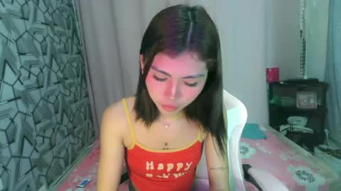 Snapshot of ur_extra_petite chatting on May 2026 09:12:01 PM online show from May 2026 09:12:01 PM
