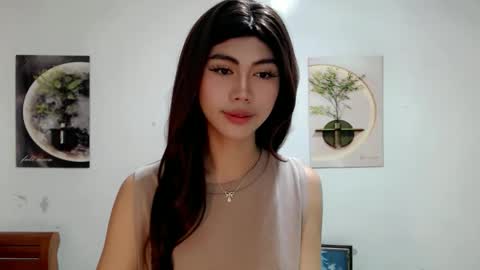Snapshot of ur_extra_petite chatting on May 2026 10:07:01 PM online show from May 2026 10:07:01 PM