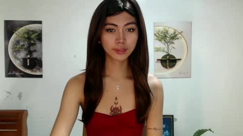 Snapshot of ur_extra_petite chatting on May 2026 08:39:02 PM online show from May 2026 08:39:02 PM