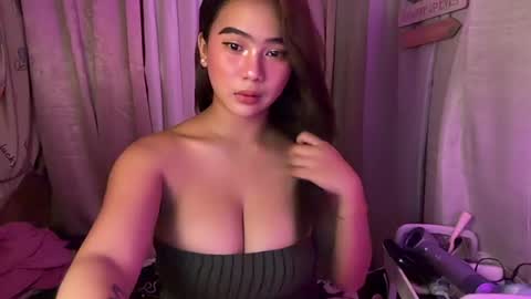 Snapshot of ur_hot_sexy_lucy chatting on June 2026 11:24:02 AM Lucy online show from June 2026 11:24:02 AM